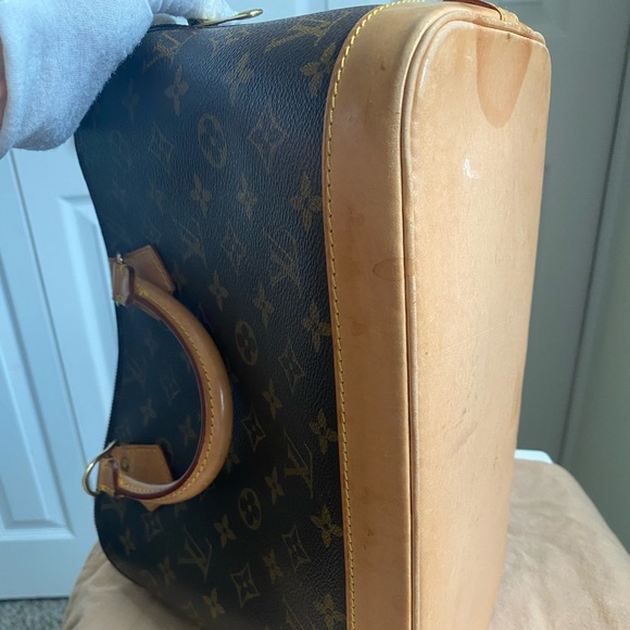 LV Alma Monogram - Picture 10 of 15